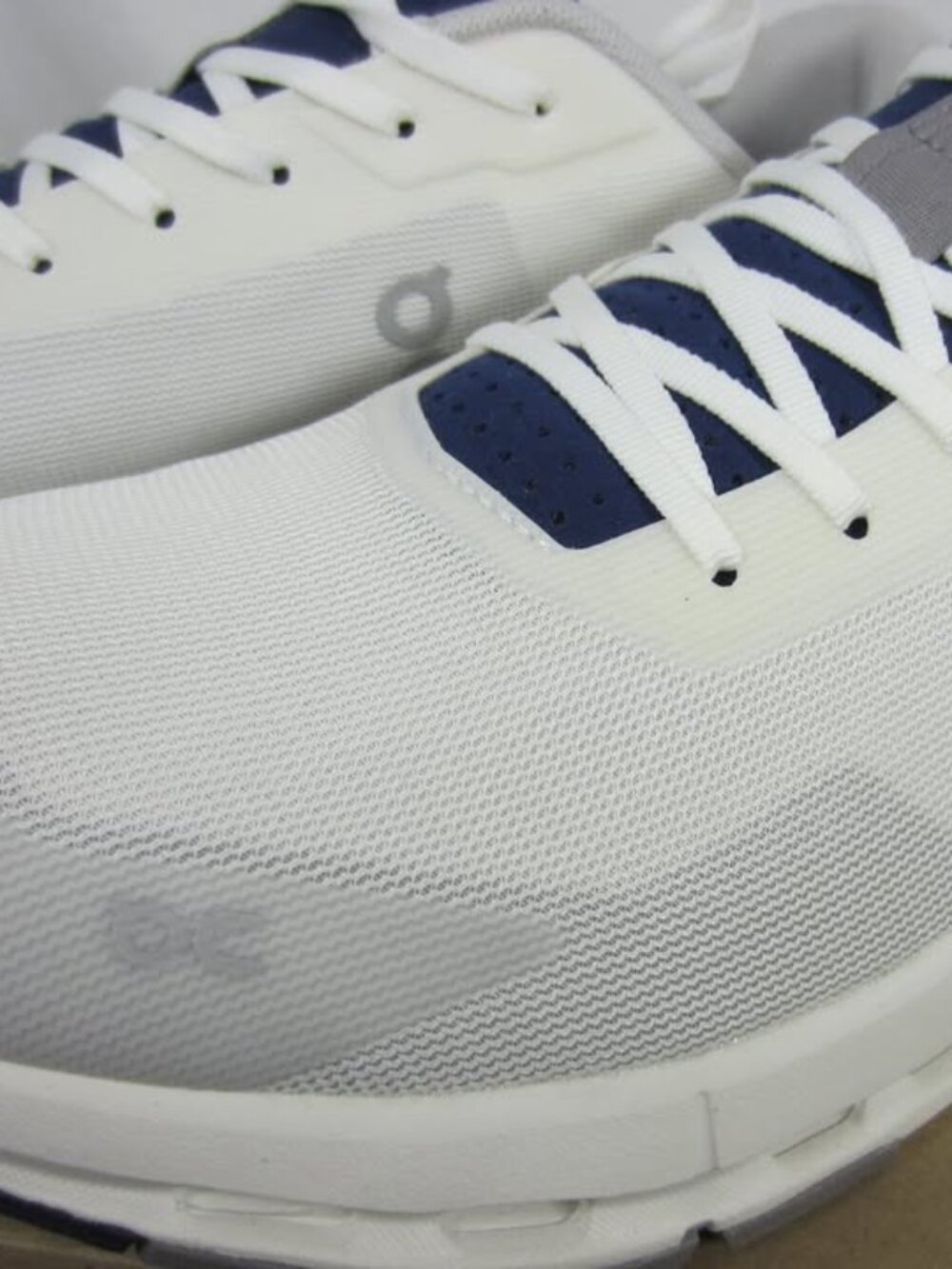 NEW IN BOX / NEVER WORN! ON CLOUD / MENS 11 - Picture 3 of 10